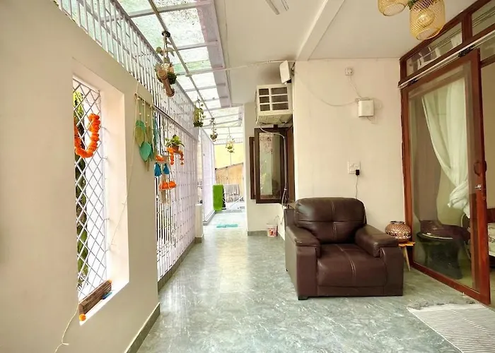 3Bhk Grand Party House Prime Location With Parking
