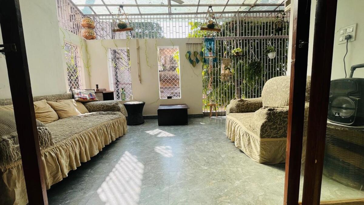 3bhk Grand Party House Prime Location With Parking Apartment *