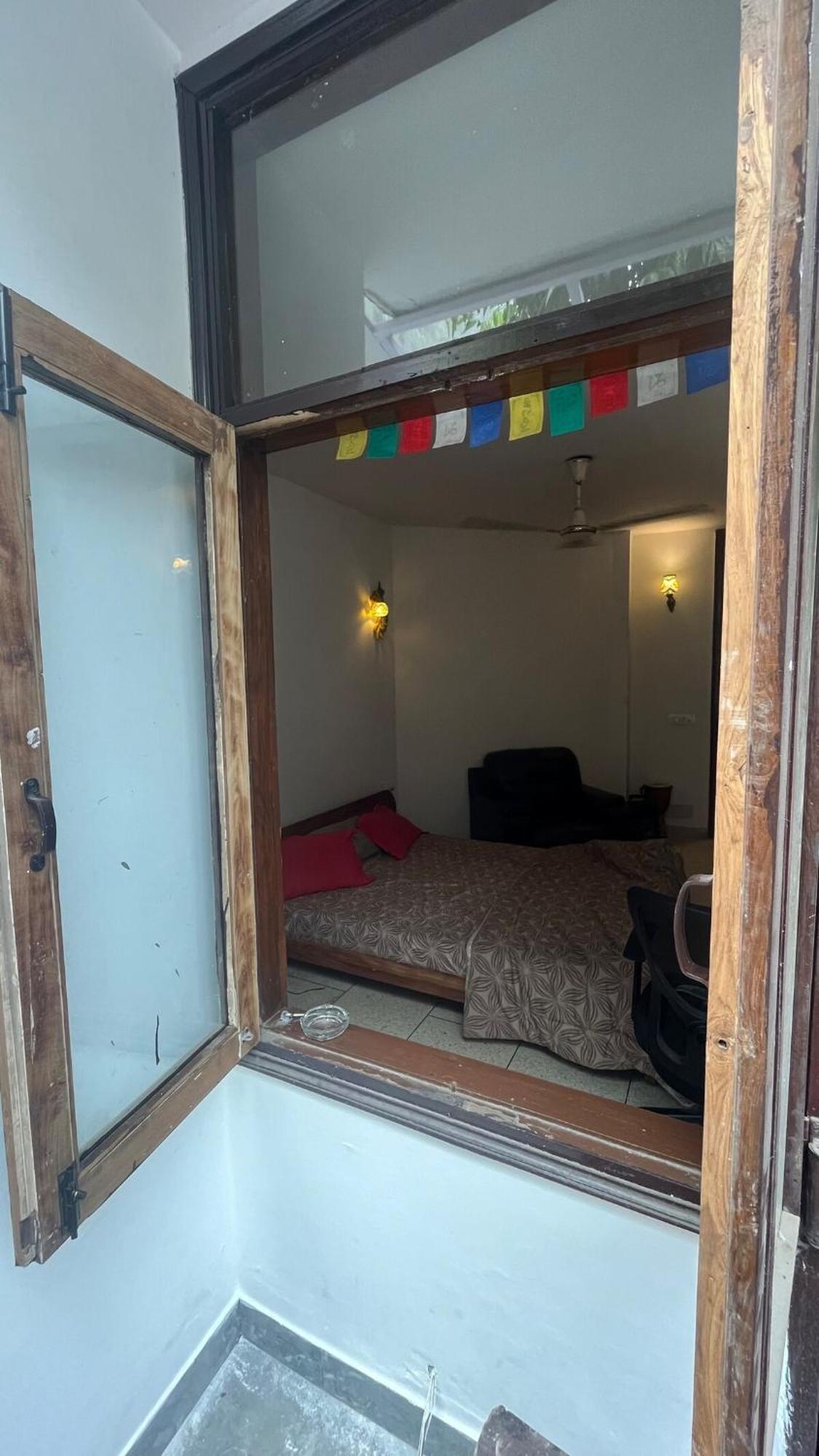 3bhk Grand Party House Prime Location With Parking *