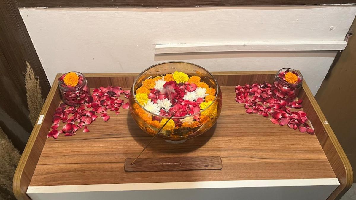 3bhk Grand Party House Prime Location With Parking Apartment New Delhi