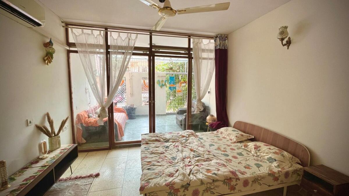 3bhk Grand Party House Prime Location With Parking New Delhi