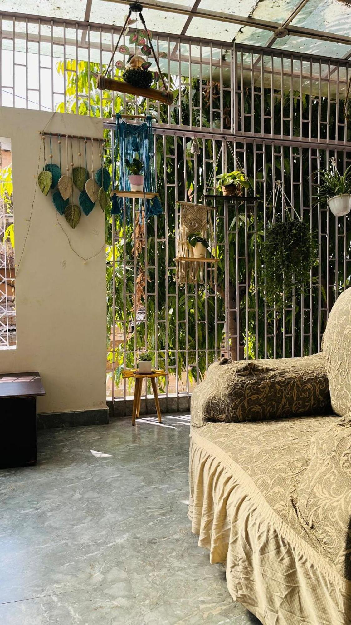 3bhk Grand Party House Prime Location With Parking Apartment *